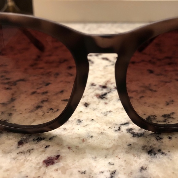 COPY - Blenders sunglasses 🕶️ - Picture 3 of 6